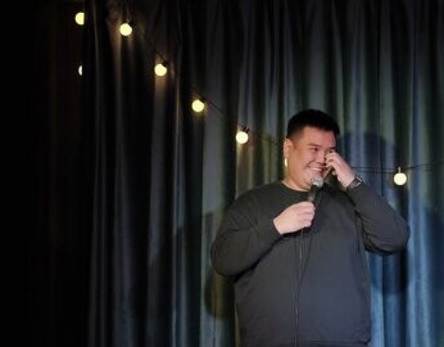 Комики Смешат на Помощь