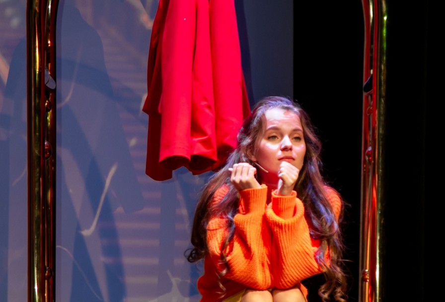 Белая Колдунья и Волшебный Лифт