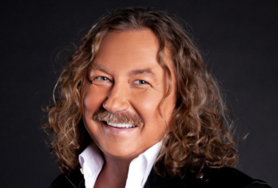 Игорь Николаев