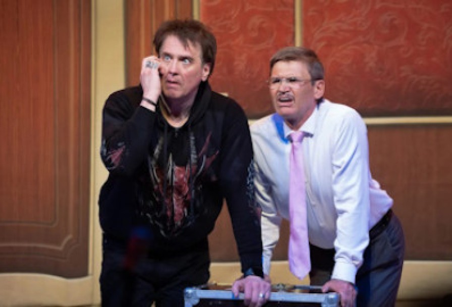 Двое в Лифте, не Считая Текилы