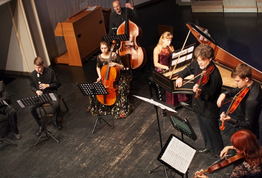 Фестиваль от Рождества до Рождества. Старинной Ансамблевой Музыки с Вершины Монблан