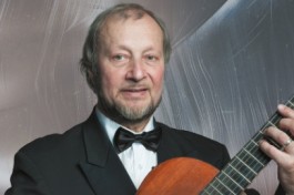 Олег Максимов