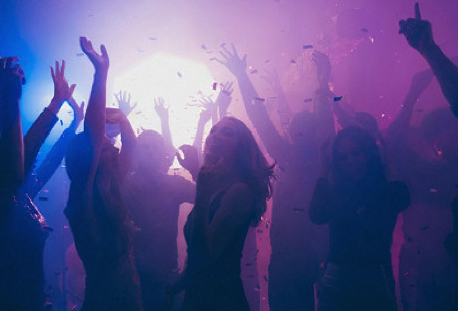 Танцуй Елка