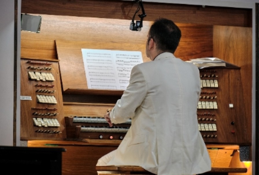 Три Белых Коня, или Снежный Орган