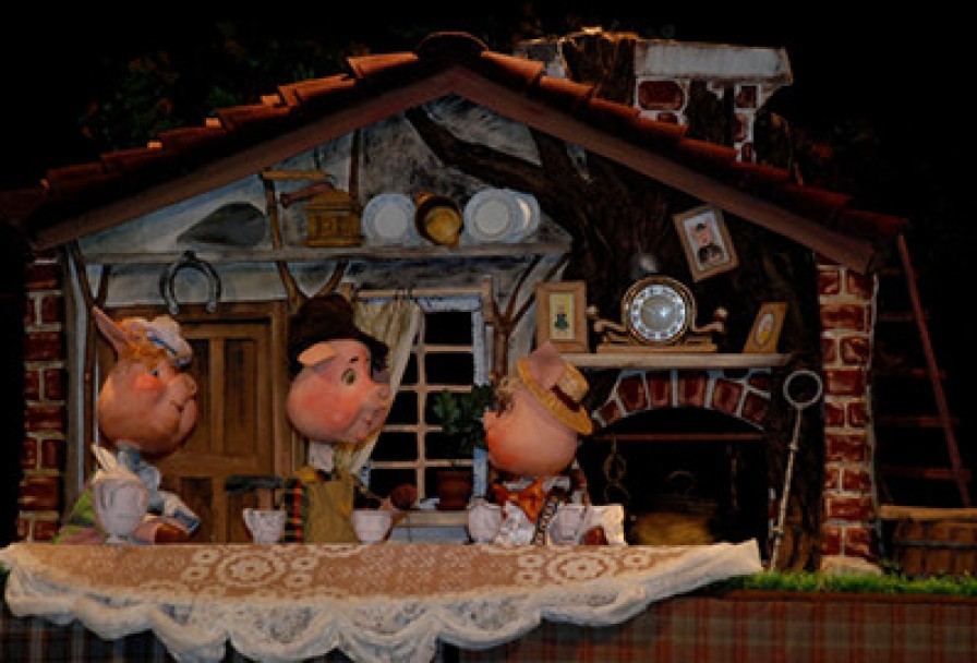 Три Поросёнка