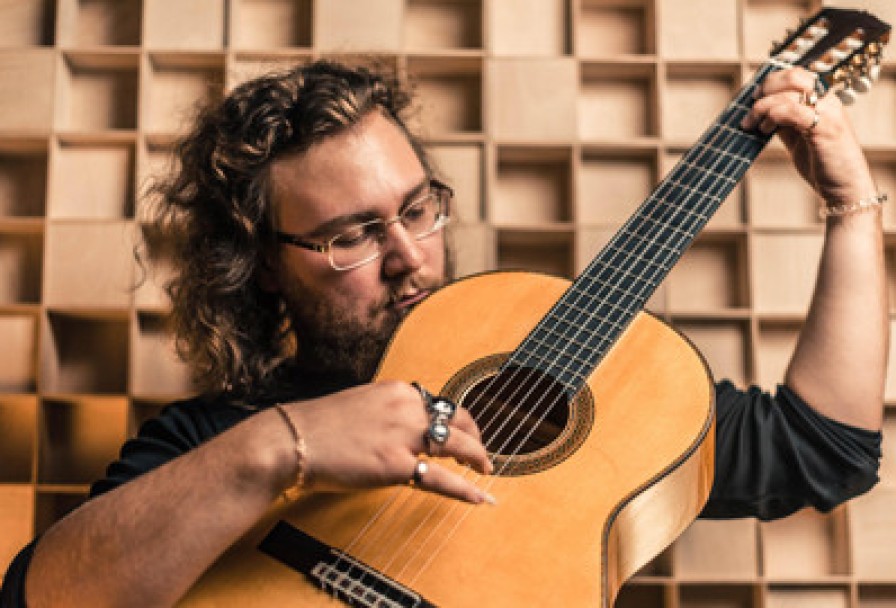 в Ритмах Фламенко – Алексей Стародубцев & Flamencura Project Trio