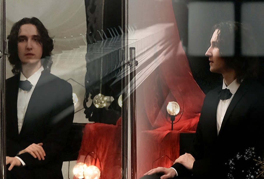 в Зеркале Уходящего Года Максим Чекмарёв