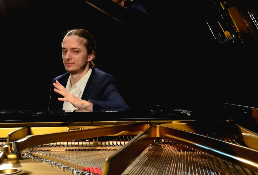 Звезды Русской Фортепианной Школы. Александр Лубянцев. Л.бетховен.соната No. 14 Лунная Ф.лист.шесть Этюдов по Паганини,мефисто-Вальс Nо.1