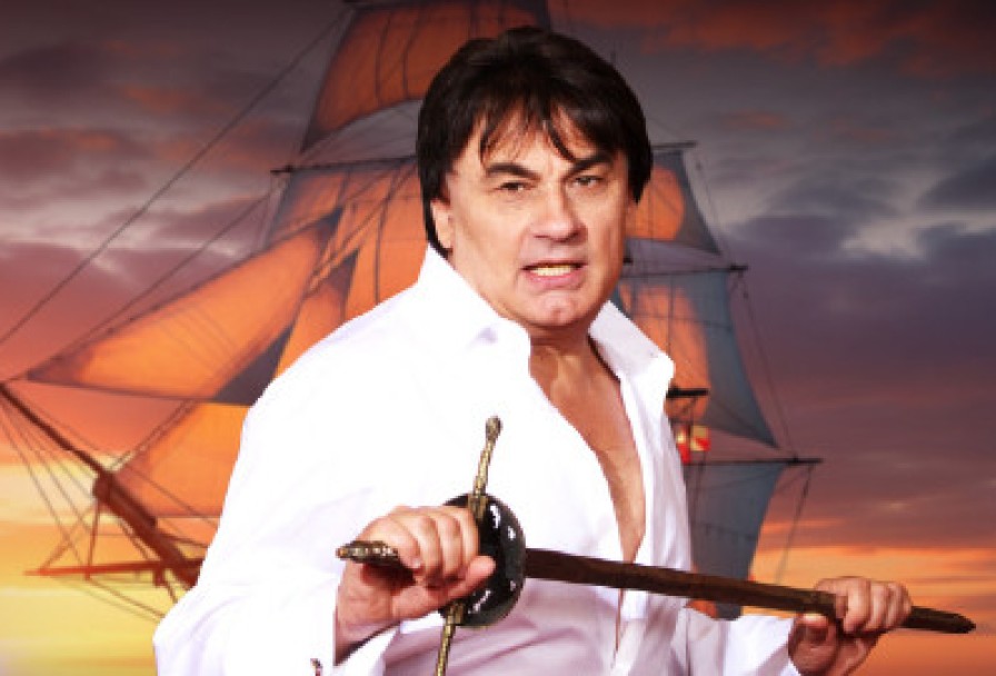 Александр Серов