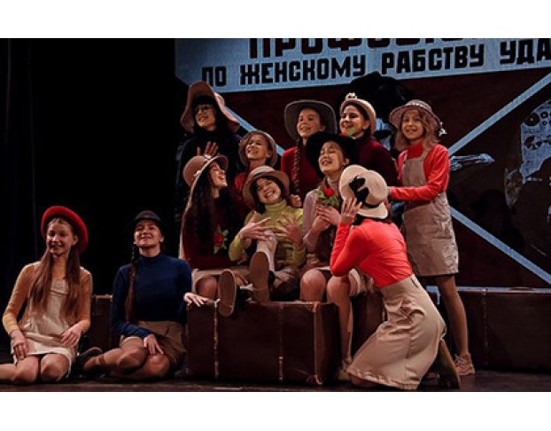 Новая Сцена – Детям. Чемоданов и Одна Страна