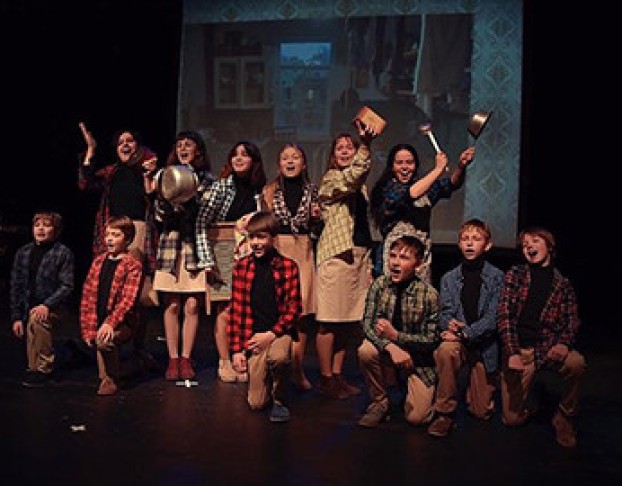 Новая Сцена – Детям. Чемоданов и Одна Страна