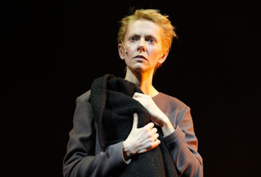 Я Была в Доме и Ждала, Чтоб Дождь Пришел