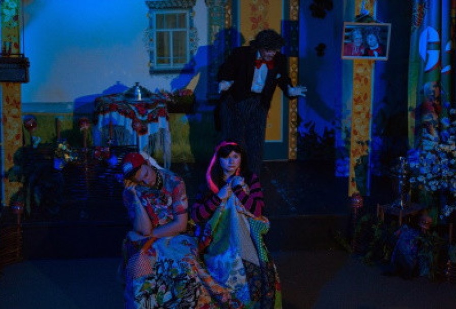 Бабушка Напрокат