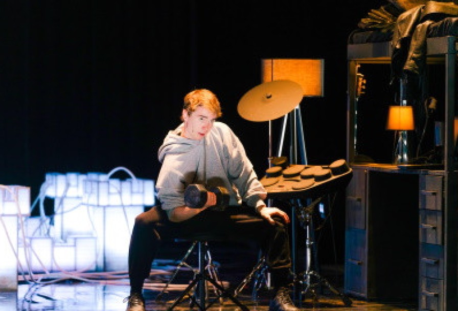 это Все Она