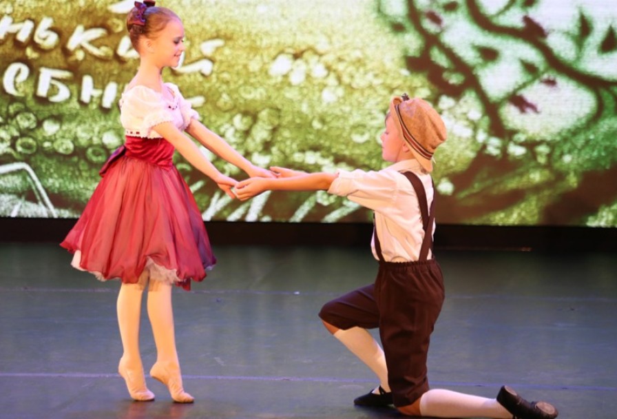 с Песочной Анимацией Тисту Маленький Волшебник