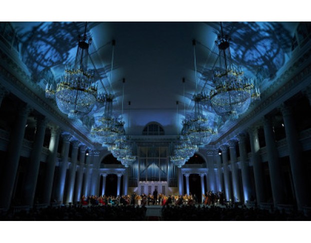 Голливуд в Новогоднем Петербурге