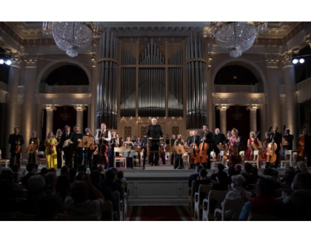 Голливуд в Новогоднем Петербурге