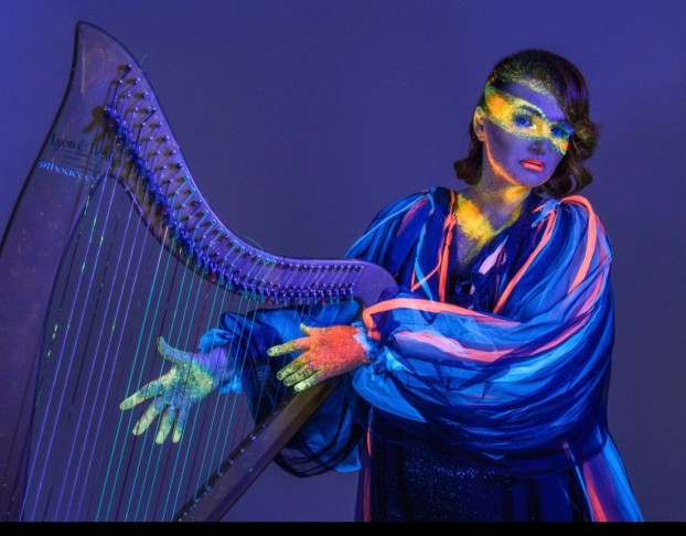 Арфа в Темноте. под Звездами