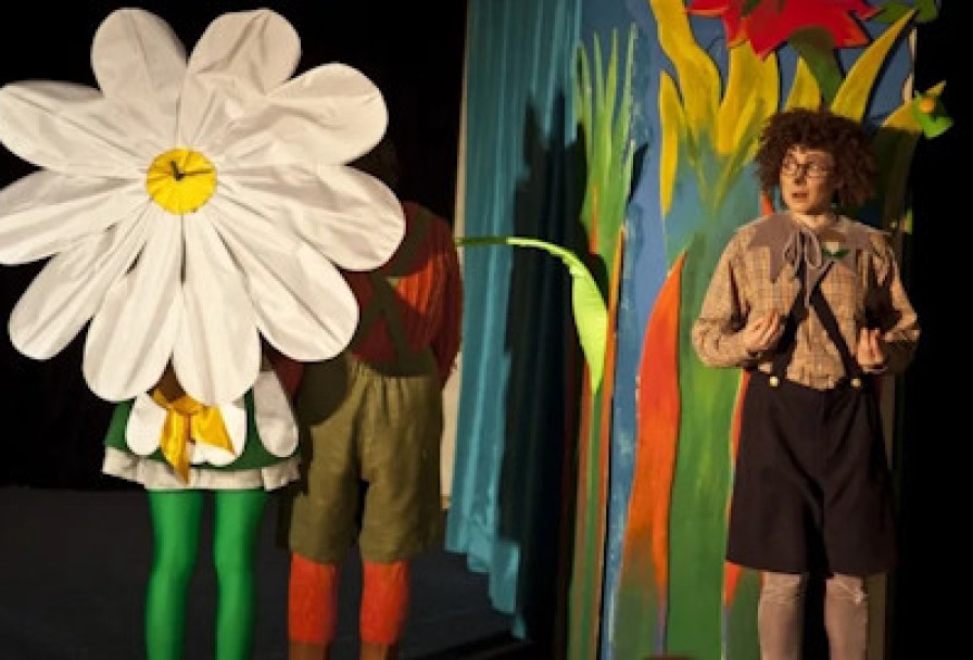 Встретил Ежик Медвежонка