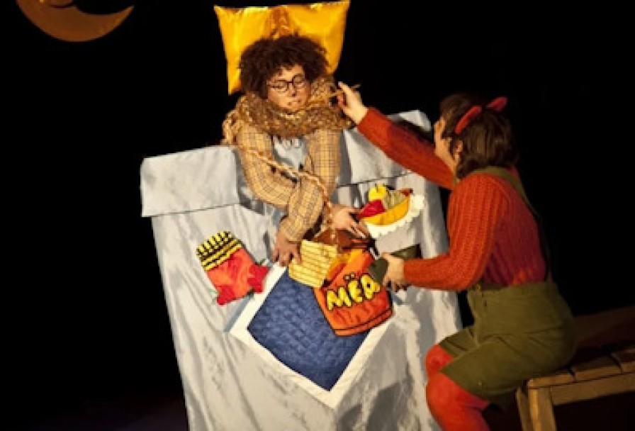 Встретил Ежик Медвежонка