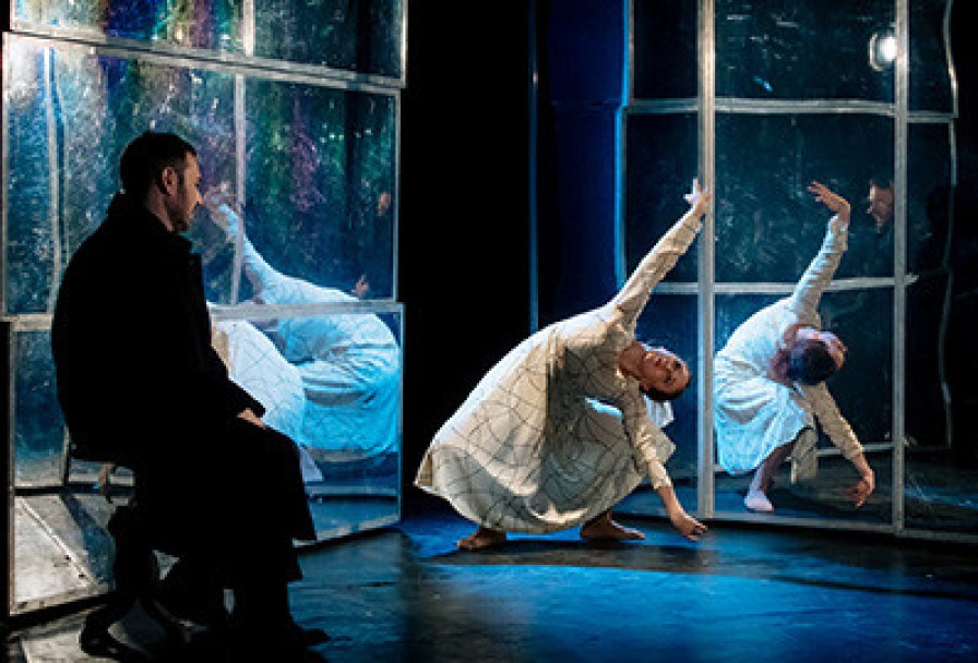 Двое на Качелях