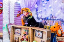 Девочка с Длинными Косичками