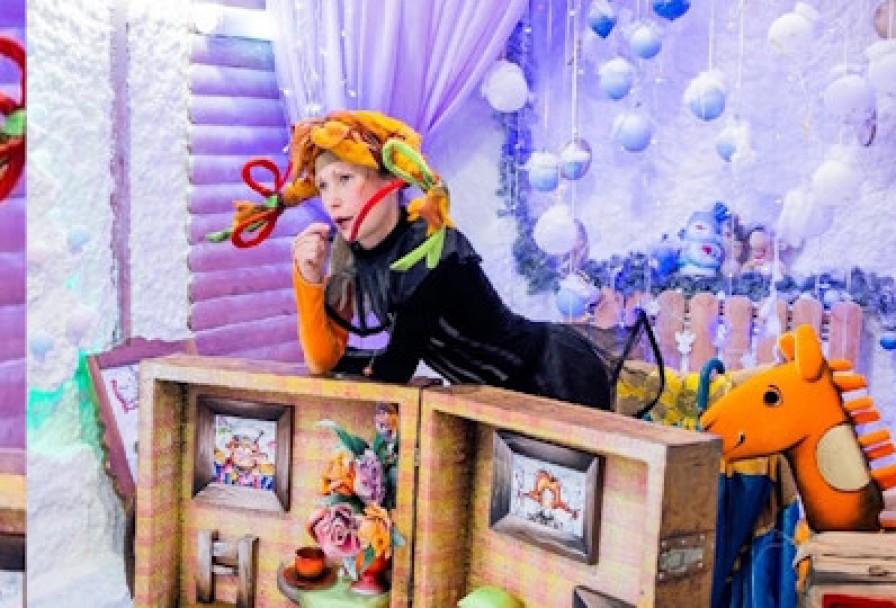 Девочка с Длинными Косичками