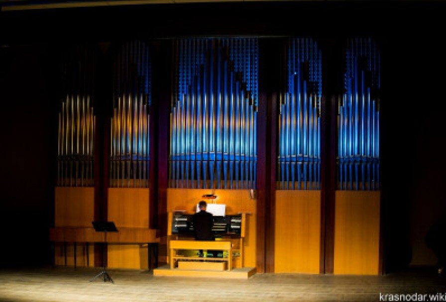 Окно в Париж