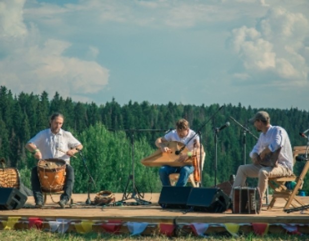 Архаичный Инструментально-Вокальный Ансамбль Рустраданс