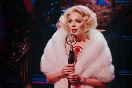 в Джазе Только Девушки