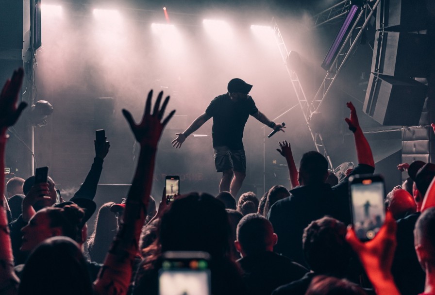 Многоточиеwhit Hot Iceальбому Жизнь и Свобода