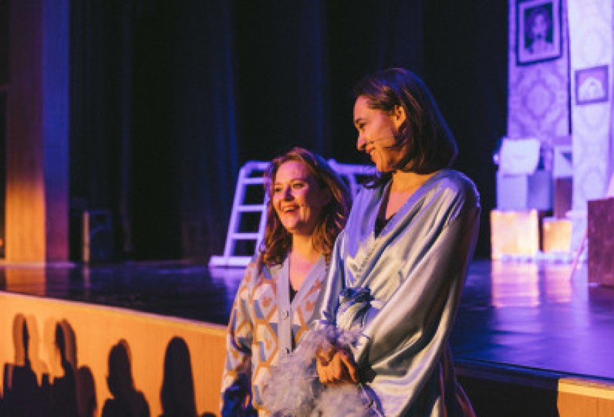 Пила Вино и Хохотала. Белое