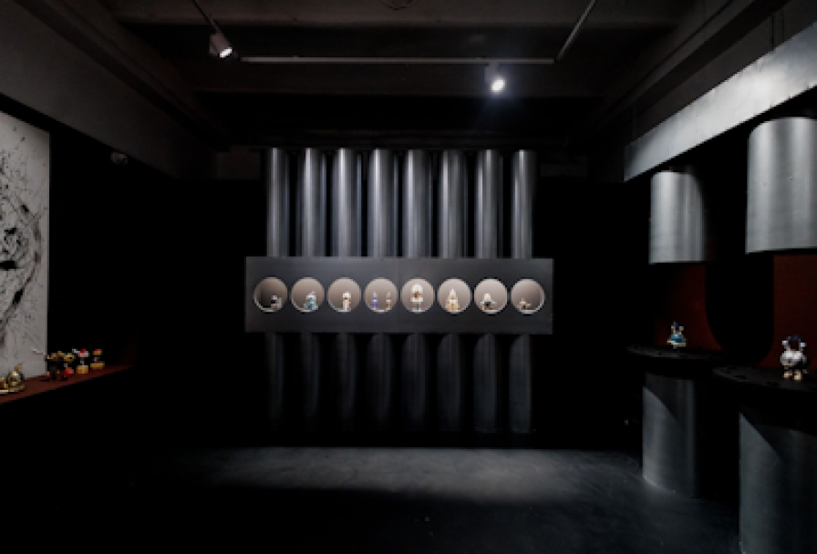 Super Toys. Внимание Искусство Внутри