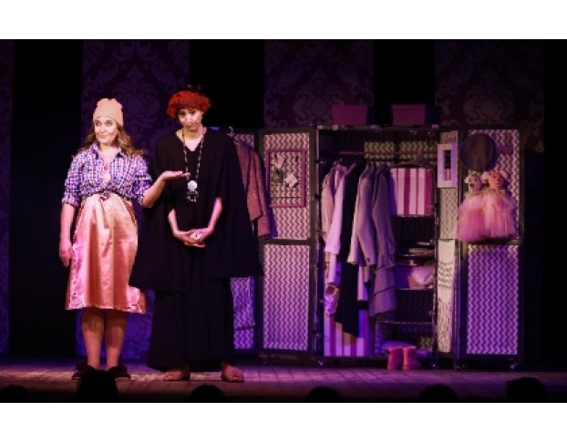 Пила Вино и Хохотала. Красное