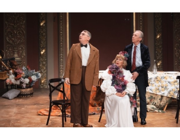 Семейный Шкаф и Его Обитатели