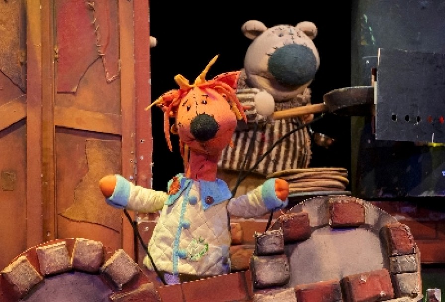 как Лиса Медведя Обманывала, да Потом Сама Попалась