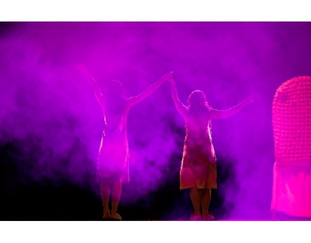 Пила Вино и Хохотала. Красное