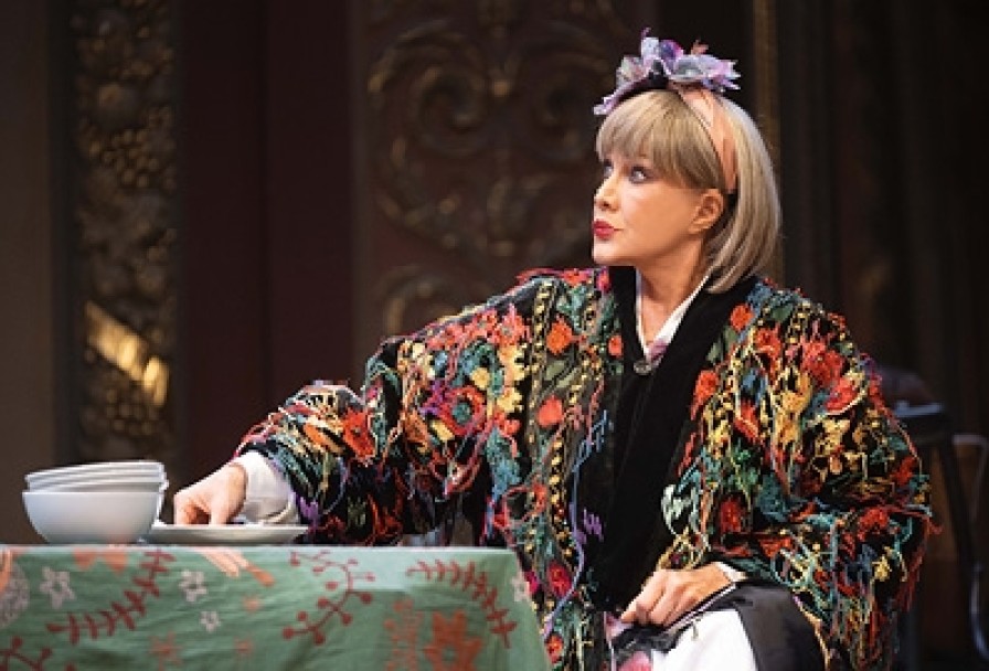 Семейный Шкаф и Его Обитатели