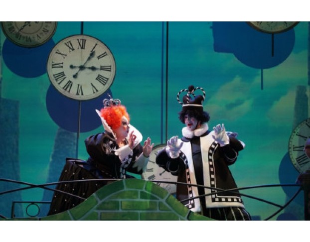 Алиса в Зазеркалье