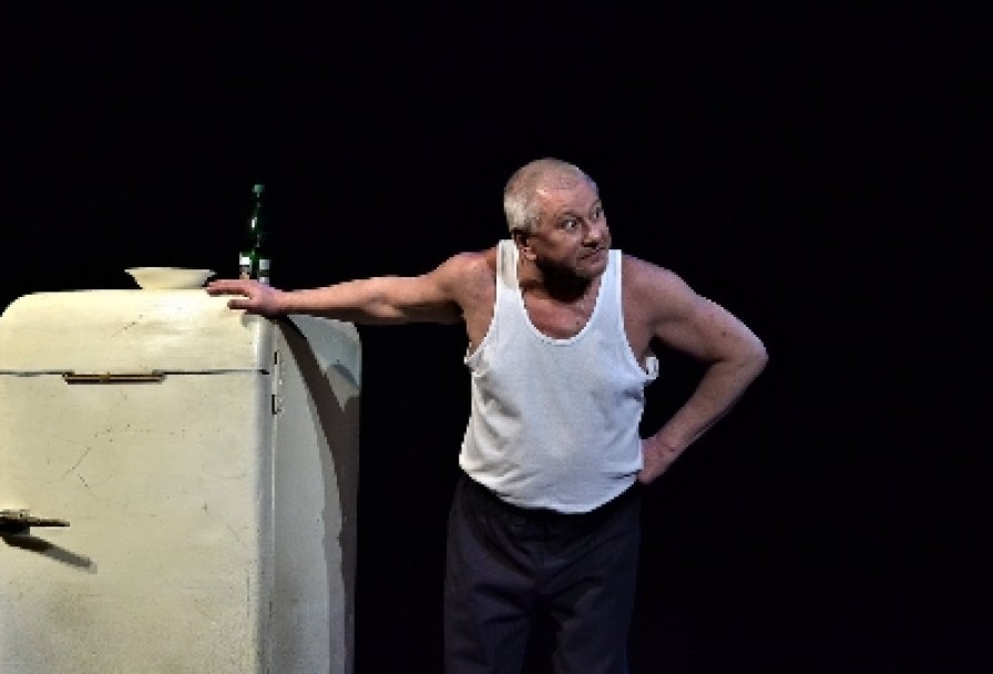 Муж и Жена Снимут Комнату