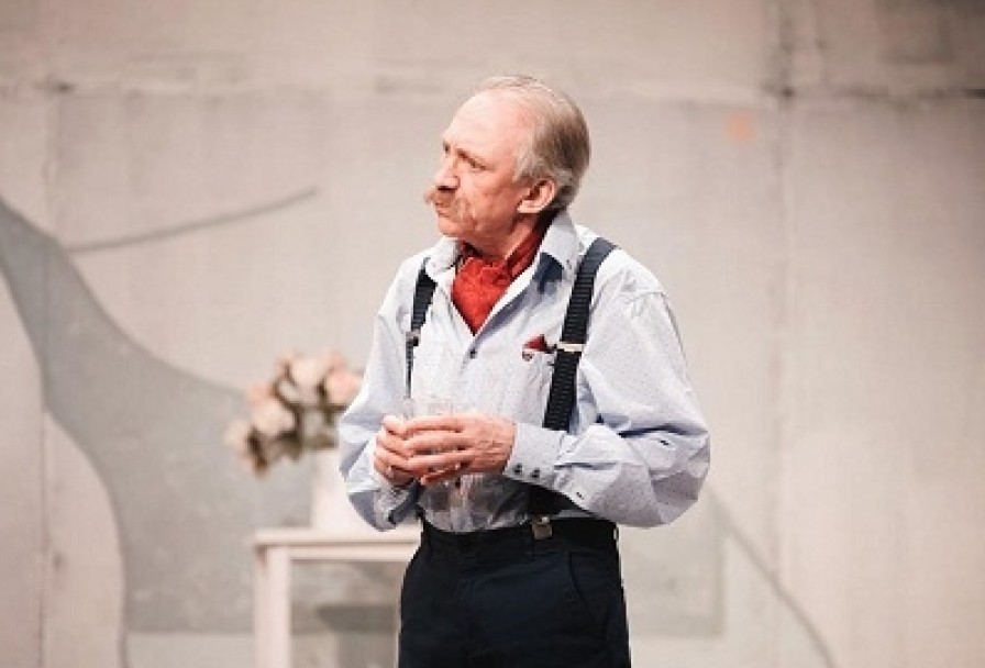 Я, Только Я, и Снова Я