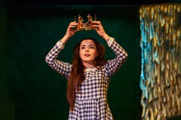 Алиса в Зазеркалье