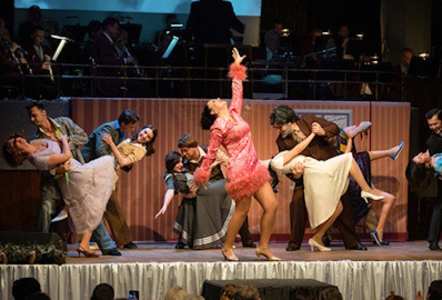 а у Нас во Дворе