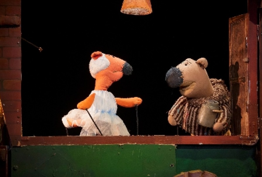 как Лиса Медведя Обманывала, да Потом Сама Попалась