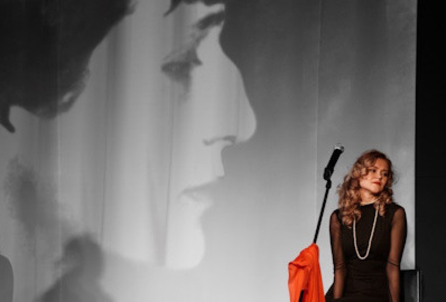 Жизнь, Кажется, Висит на Волоске.