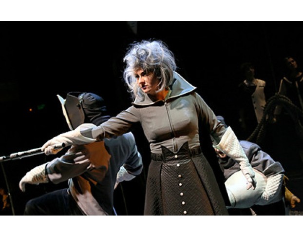 Лес, Ведьма и Горящий Шкаф