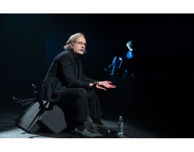 Молли Суини