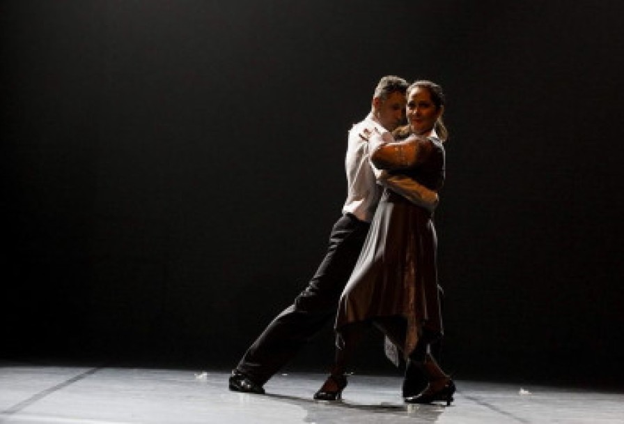 Очарованный Танцембию Пәрие