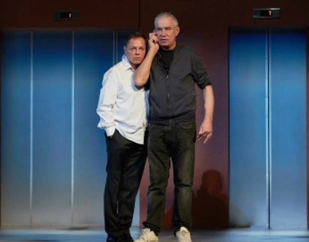 и Вас с Наступающим.