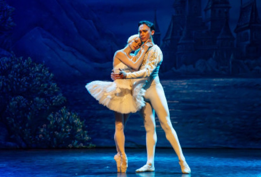 Лебединое Озеро